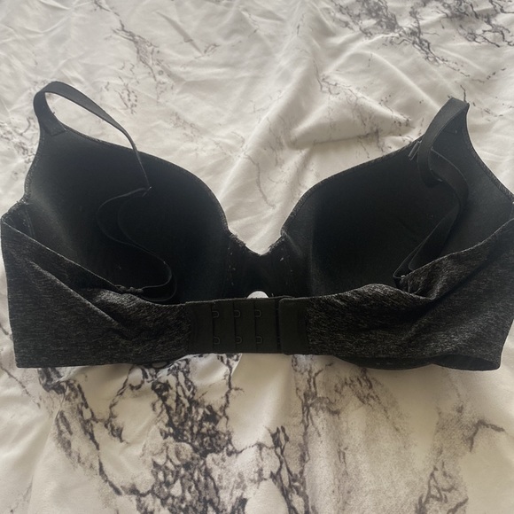Victoria’s Secret Uplift Tshirt Bra (32DD) - Picture 4 of 5